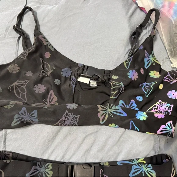 iHeartRaves Black Holographic Set with Multicolor Butterfly Design - Picture 2 of 6